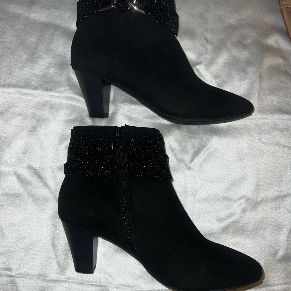 Karen Scott Black Heeled Boots with Suede Finish